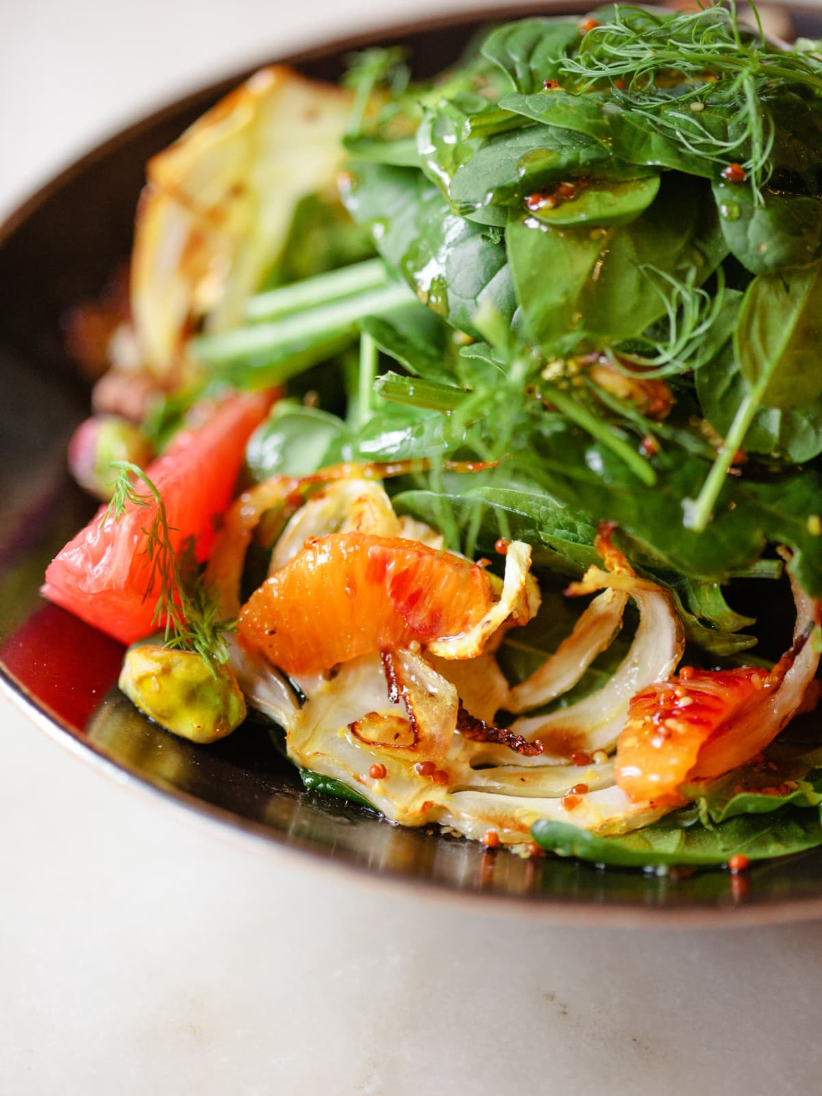 Fenchel-Zitrus-Salat auf Babyspinat