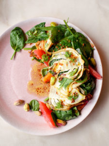 Fenchel-Zitrus-Salat auf Babyspinat