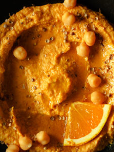 Orangen-Karotten-Hummus mit Za´atar