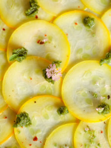 carpaccio von der gelben zucchini